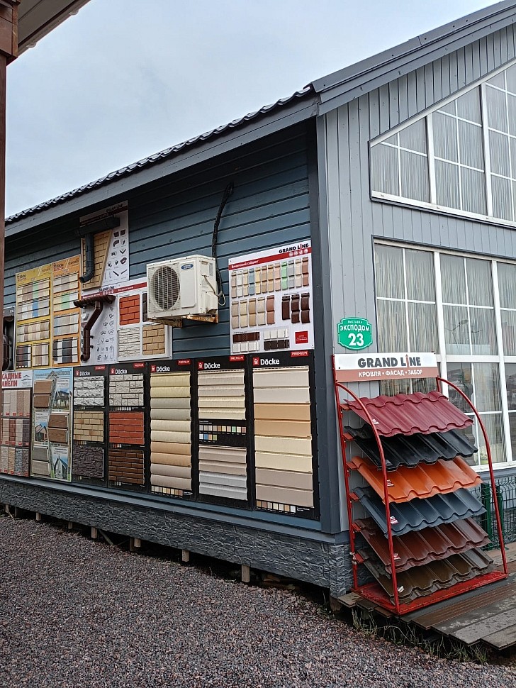 Санкт-Петербург, Кудрово, Мурманское шоссе, 12-й километр, дом 23. Выставка "Эксподом" на парковке Мега Дыбенко